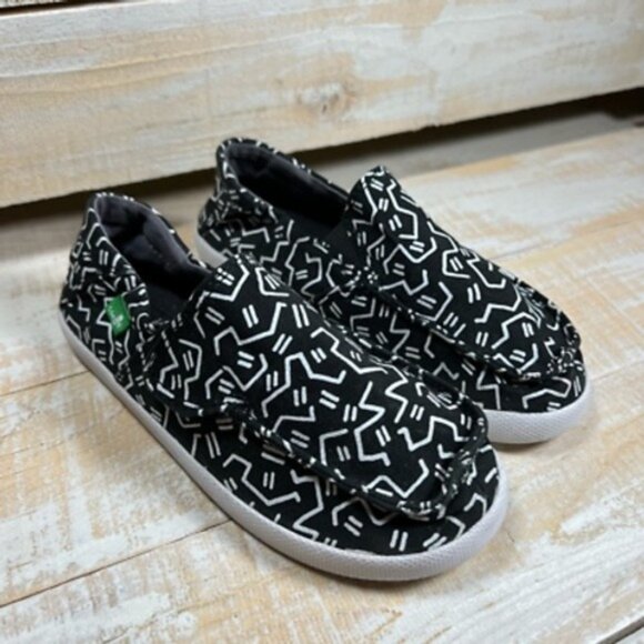 Sanuk Boys Sideline Funk Sneaker Shoes Black White Geometric Slip Ons 12M - Picture 1 of 12